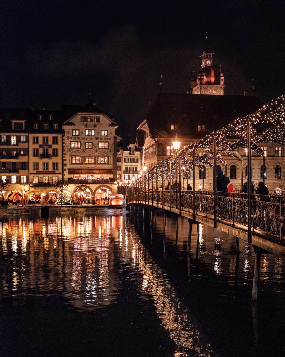 Lucerna by night